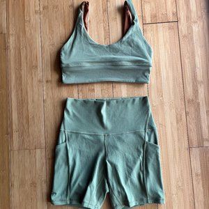 Lululemon Align Bra and Align High Rise Short with pockets 6"